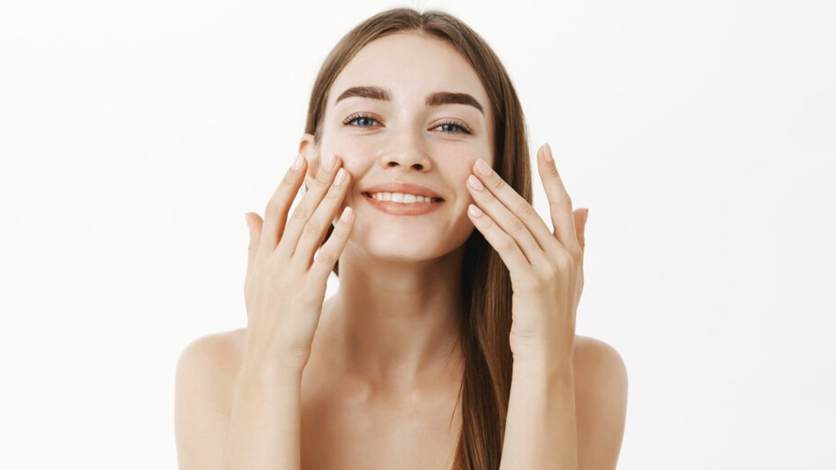 This Is How You Can Create An All-Natural Skincare Routine